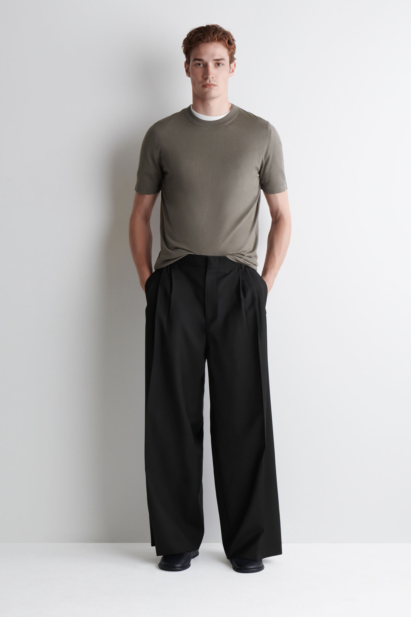 COS チノ ワイドスラックス COTTON WIDE-LEG CHINOS コットンワイドレッグチノ｜COS コス